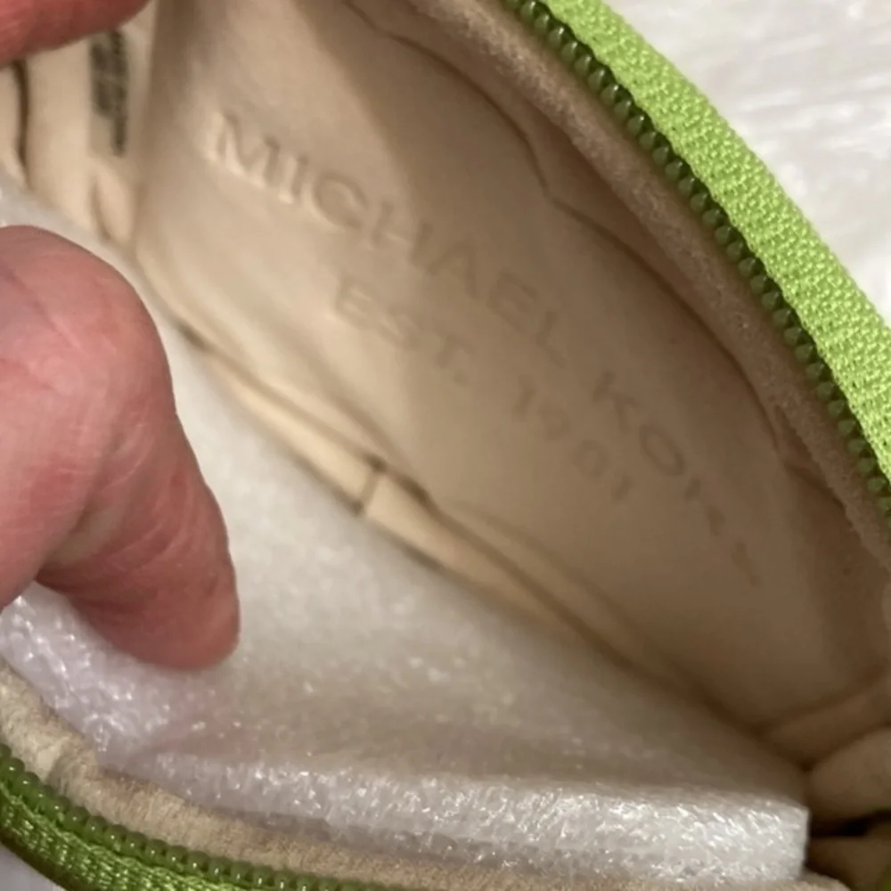 Michael kors green wristlet bag - Picture 6 of 6